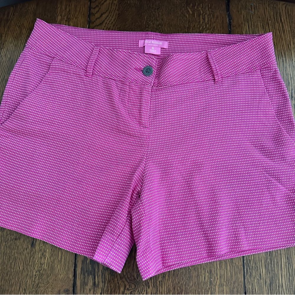 Issac Mizrahi pink shorts with tiny white dots. Size 6.
